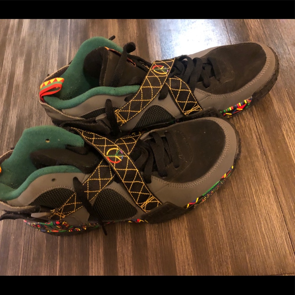 Urban jungle air raids size 12